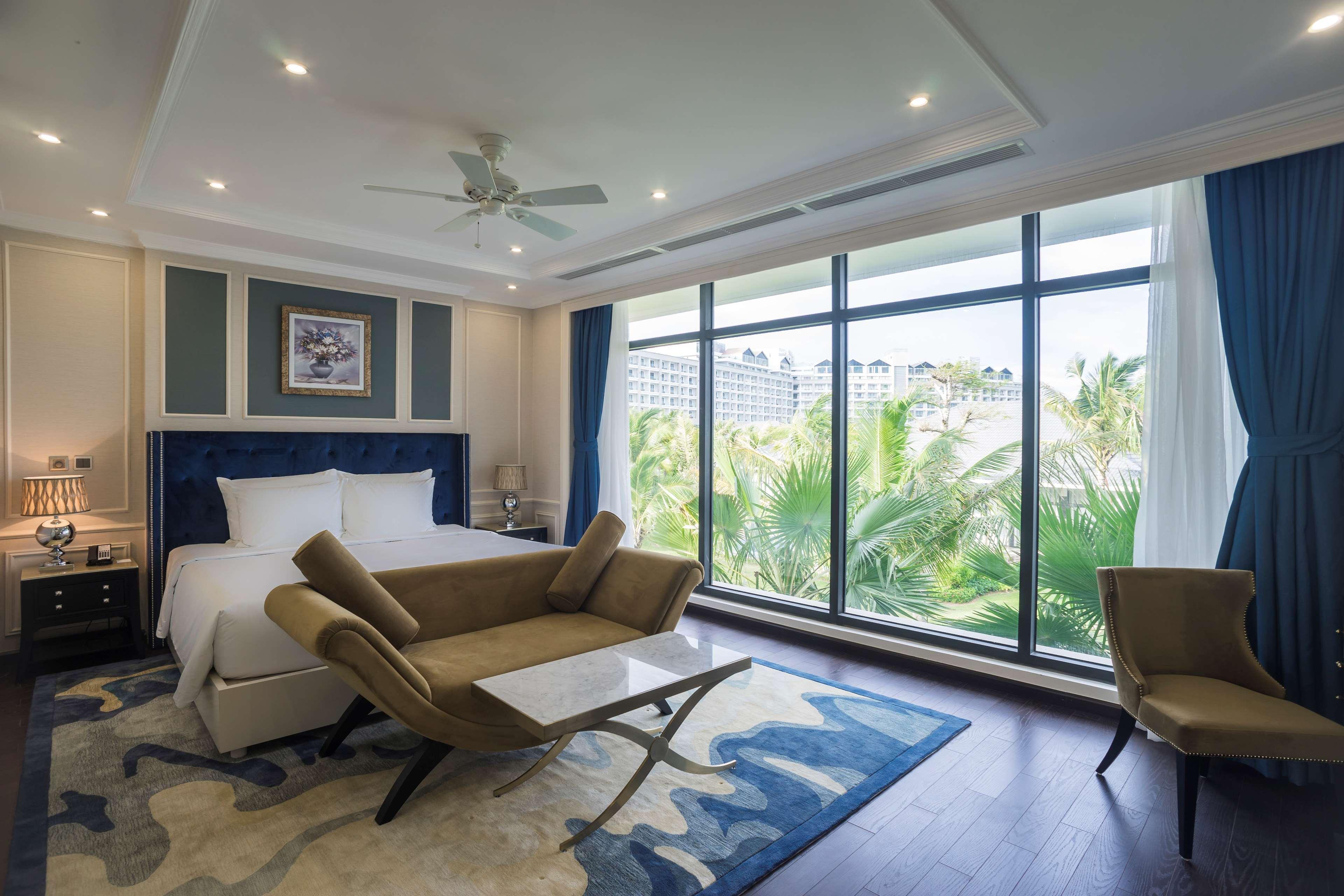 Radisson Blu Resort Phú Quốc Exterior foto A bedroom at the hotel