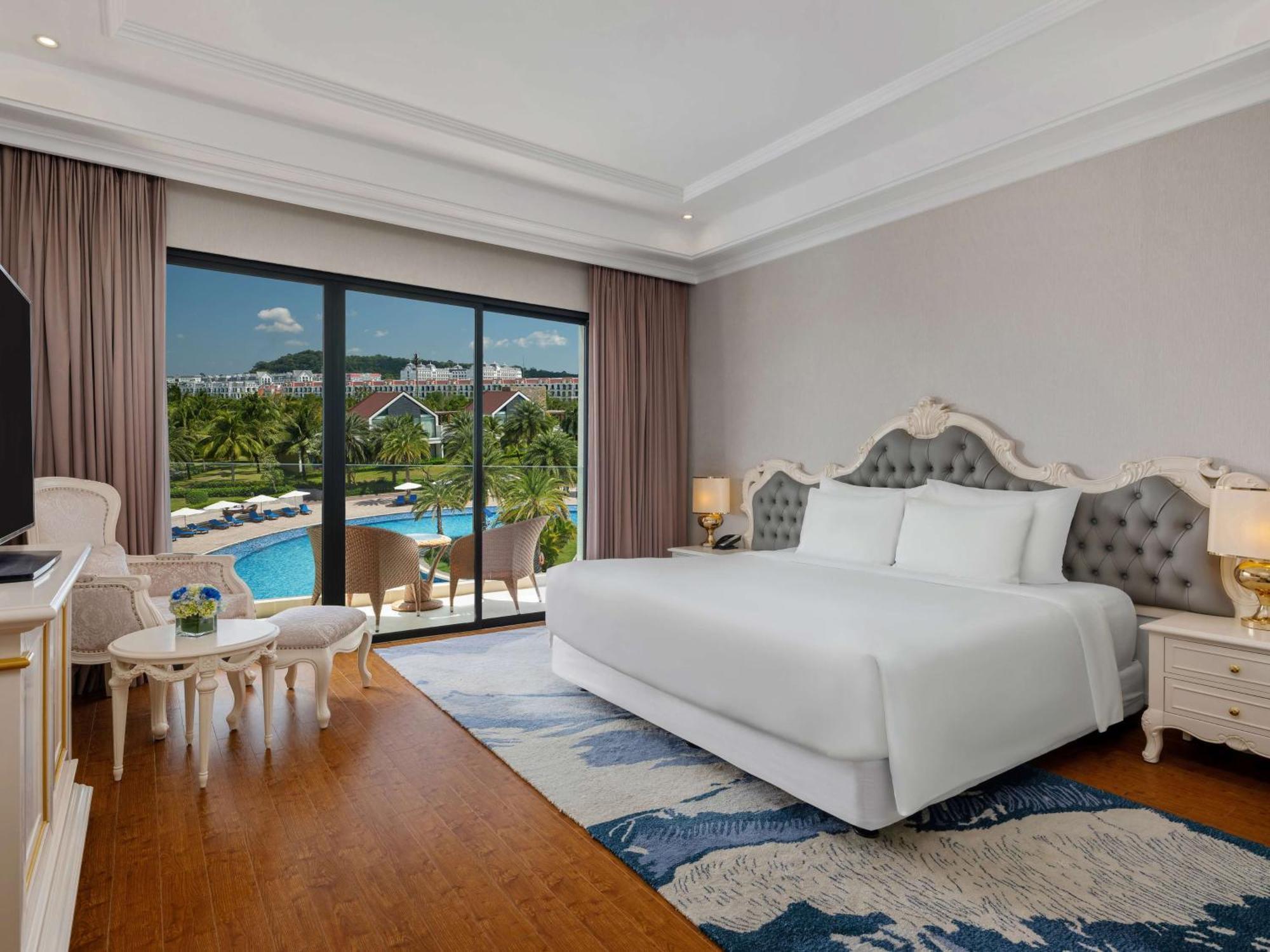 Radisson Blu Resort Phú Quốc Exterior foto Deluxe Pool Access