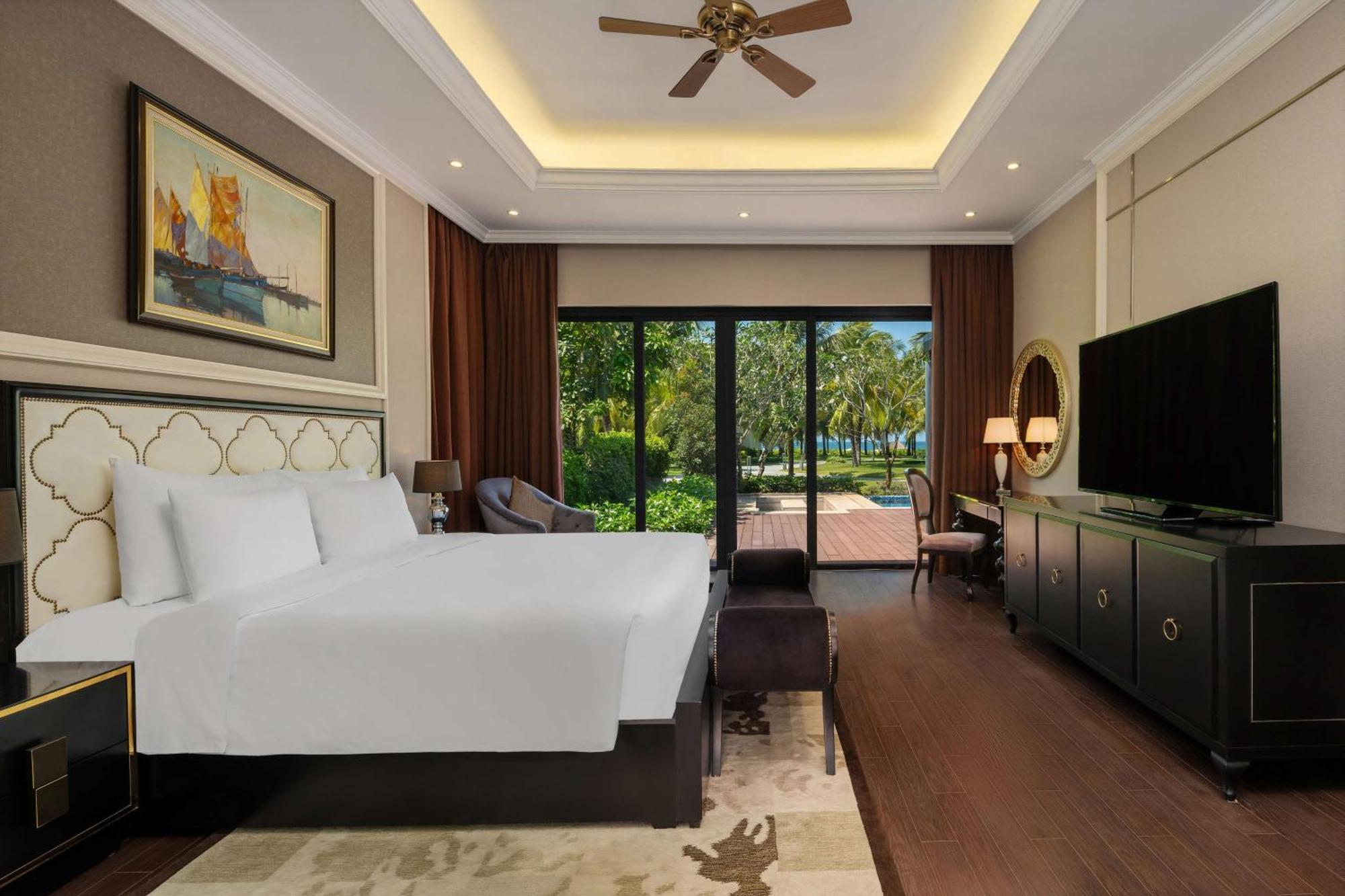 Radisson Blu Resort Phú Quốc Exterior foto Deluxe Pool Access